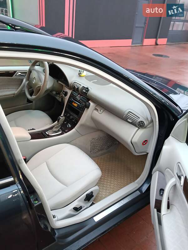 Универсал Mercedes-Benz C-Class 2004 в Ровно фото 13 Универсал Mercedes-Benz C-Class 2004 в Ровно