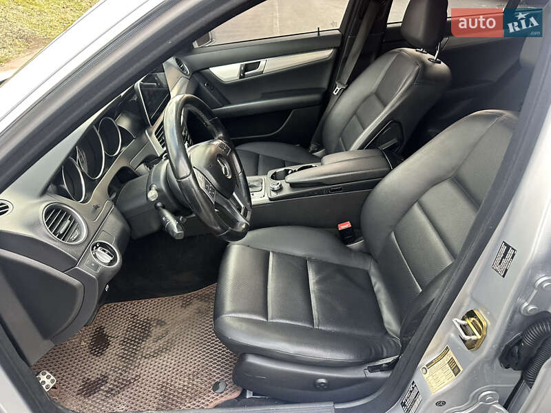 Седан Mercedes-Benz C-Class 2011 в Киеве