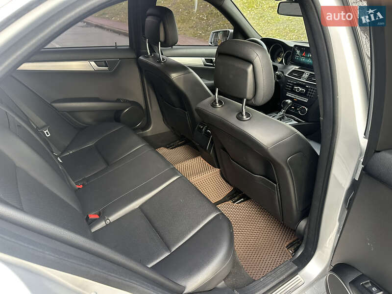 Седан Mercedes-Benz C-Class 2011 в Киеве