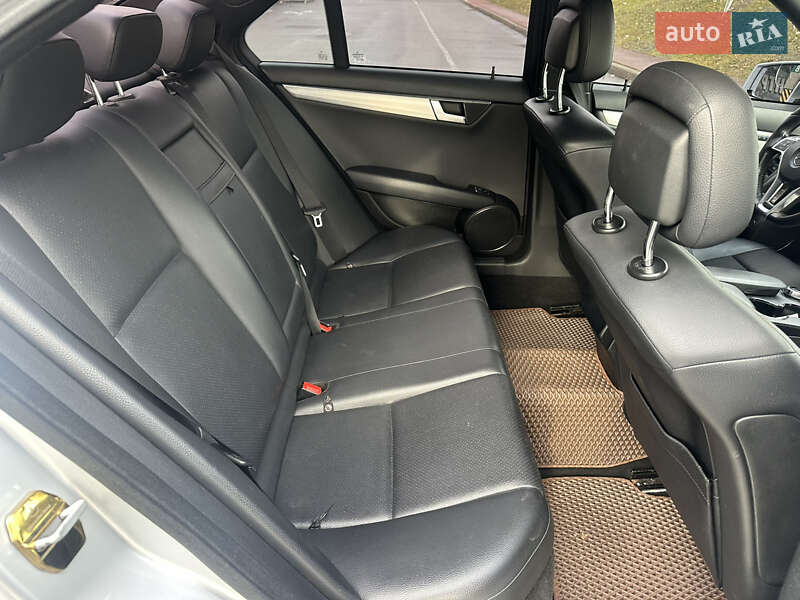 Седан Mercedes-Benz C-Class 2011 в Киеве
