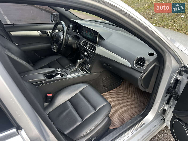 Седан Mercedes-Benz C-Class 2011 в Киеве