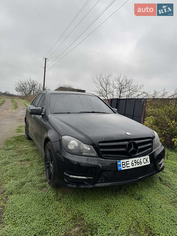 Mercedes-Benz C-Class 2011 Mercedes-Benz C-Class 2011