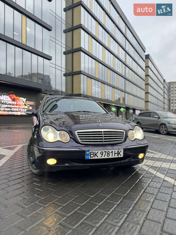Универсал Mercedes-Benz C-Class 2002 в Ровно