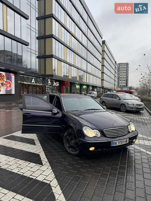 Универсал Mercedes-Benz C-Class 2002 в Ровно