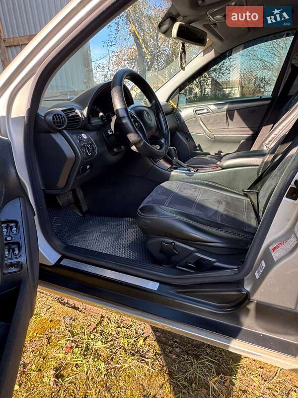 Седан Mercedes-Benz C-Class 2004 в Тернополе фото 5 Седан Mercedes-Benz C-Class 2004 в Тернополе