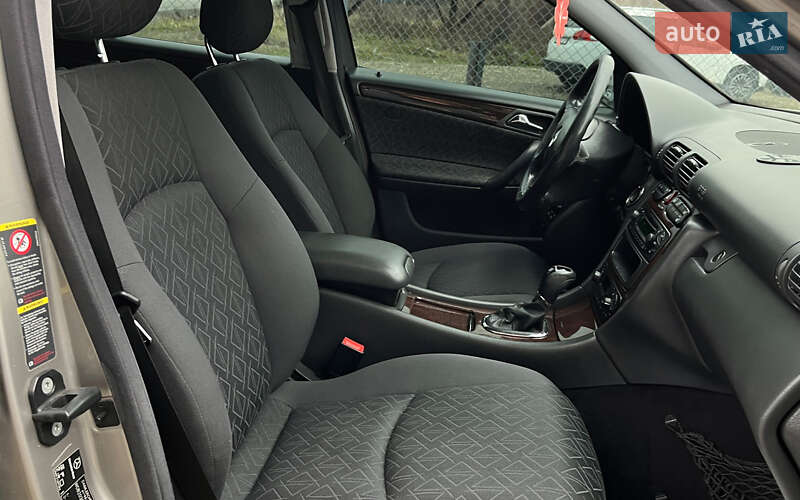 Седан Mercedes-Benz C-Class 2003 в Стрые