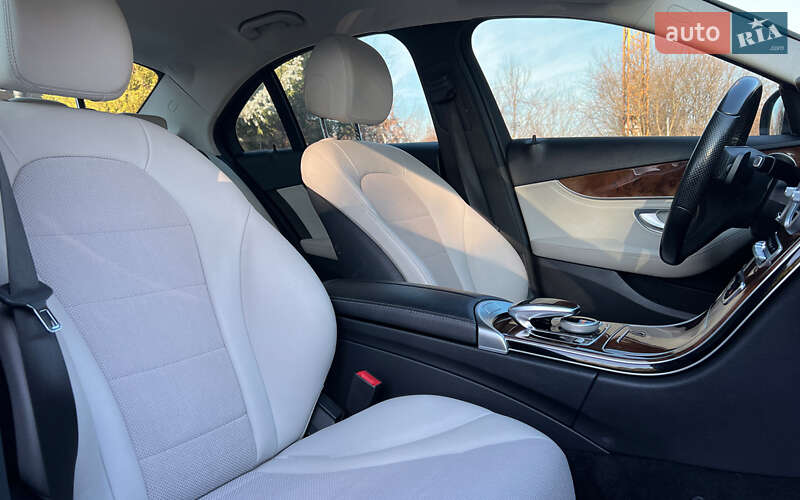 Седан Mercedes-Benz C-Class 2015 в Львове