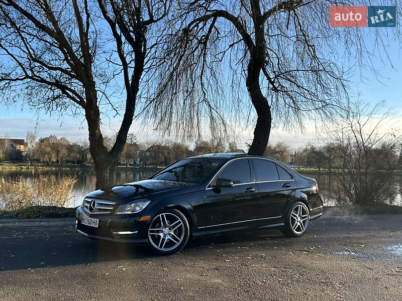 Седан Mercedes-Benz C-Class 2012 в Ровно