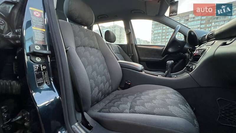 Универсал Mercedes-Benz C-Class 2004 в Киеве