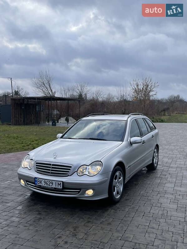 Mercedes-Benz C-Class 2004 Mercedes-Benz C-Class 2004