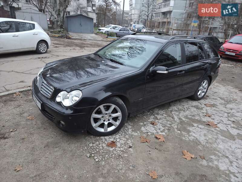 Mercedes-Benz C-Class 2005 Mercedes-Benz C-Class 2005