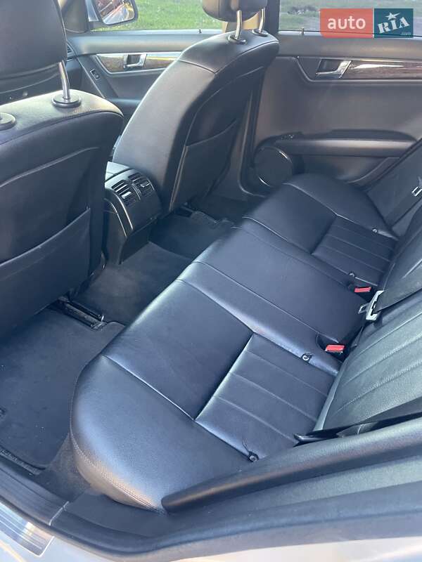 Седан Mercedes-Benz C-Class 2007 в Смеле