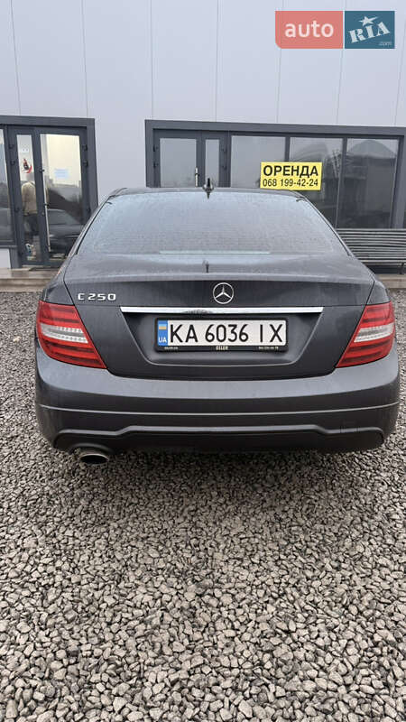 Седан Mercedes-Benz C-Class 2012 в Гайсине