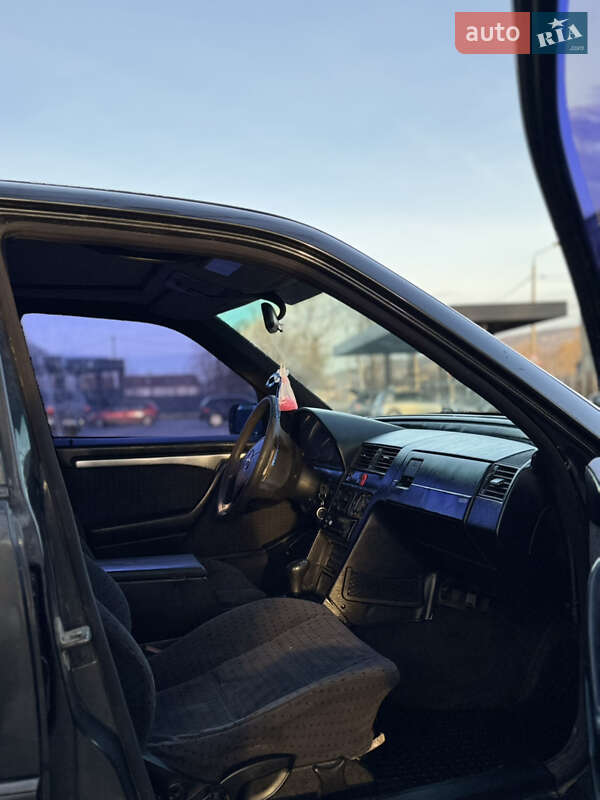 Седан Mercedes-Benz C-Class 1994 в Черновцах фото 16 Седан Mercedes-Benz C-Class 1994 в Черновцах