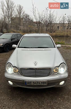 Седан Mercedes-Benz C-Class 2005 в Кривом Роге