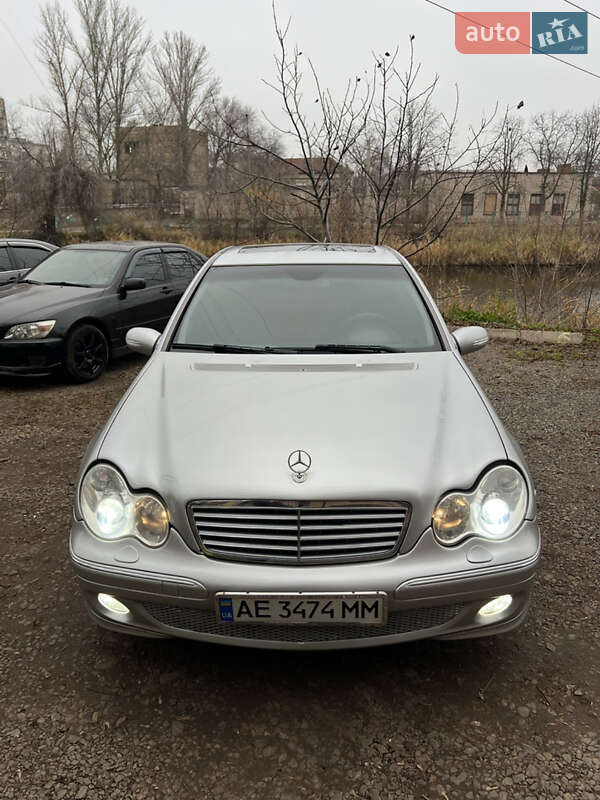 Mercedes-Benz C-Class 2005 Mercedes-Benz C-Class 2005