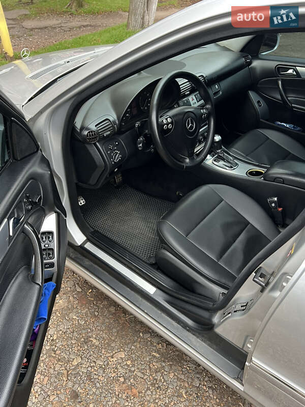 Седан Mercedes-Benz C-Class 2005 в Кривом Роге