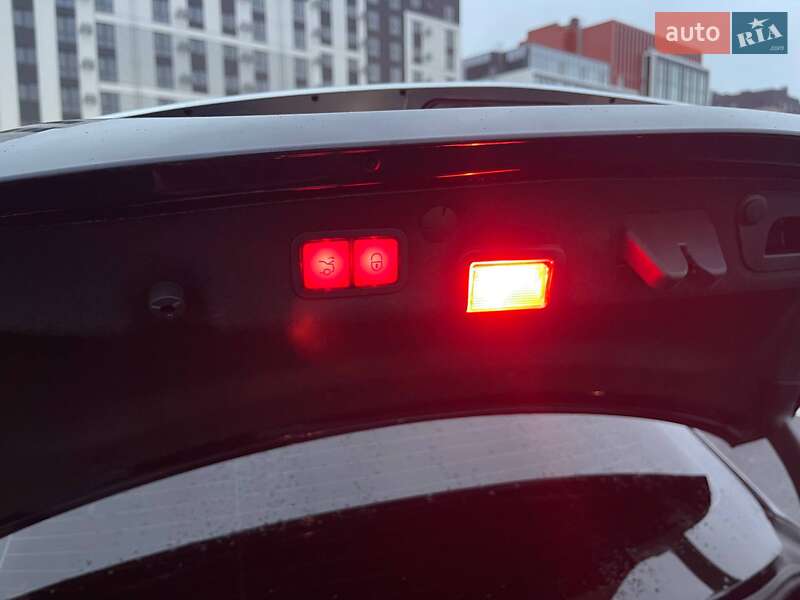 Седан Mercedes-Benz C-Class 2019 в Киеве