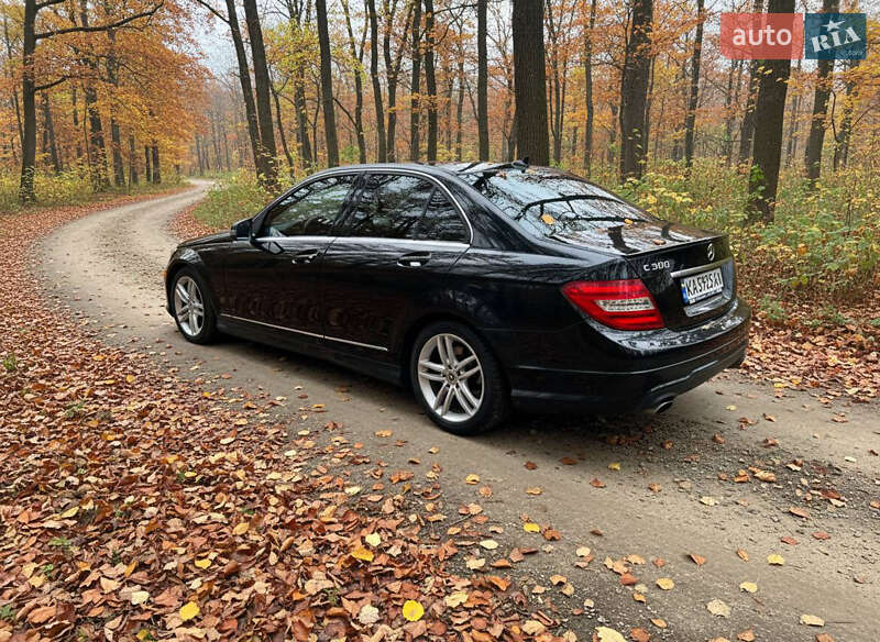 Седан Mercedes-Benz C-Class 2011 в Киеве