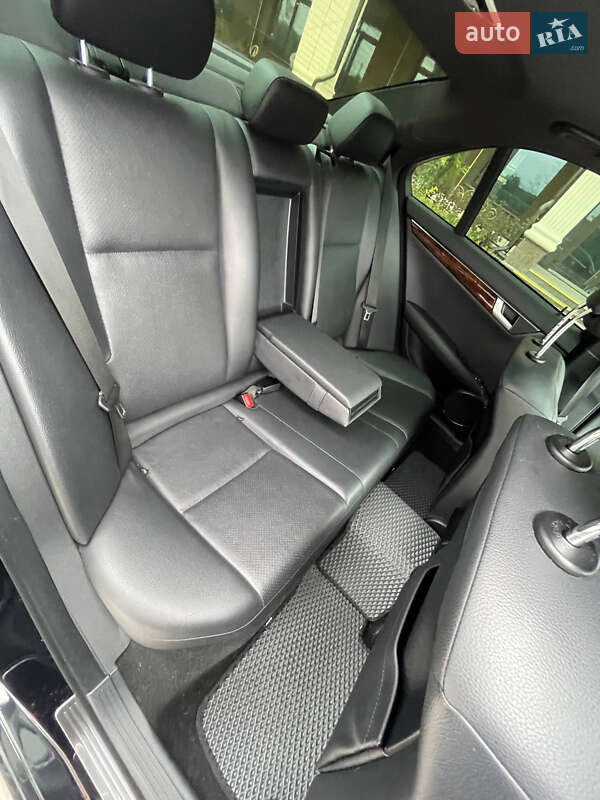 Седан Mercedes-Benz C-Class 2011 в Киеве