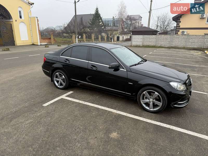 Mercedes-Benz C-Class 2011