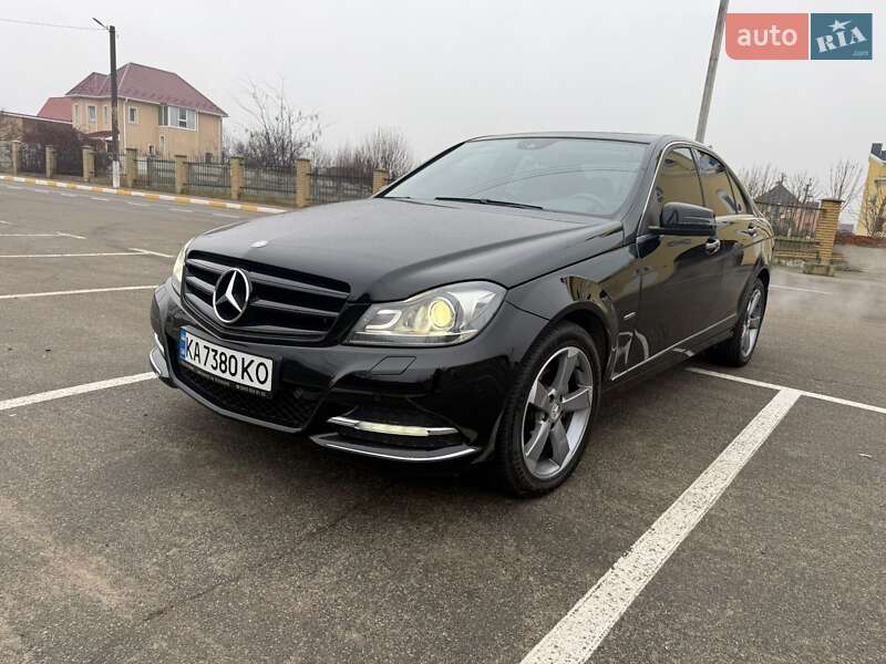 Седан Mercedes-Benz C-Class 2011 в Киеве