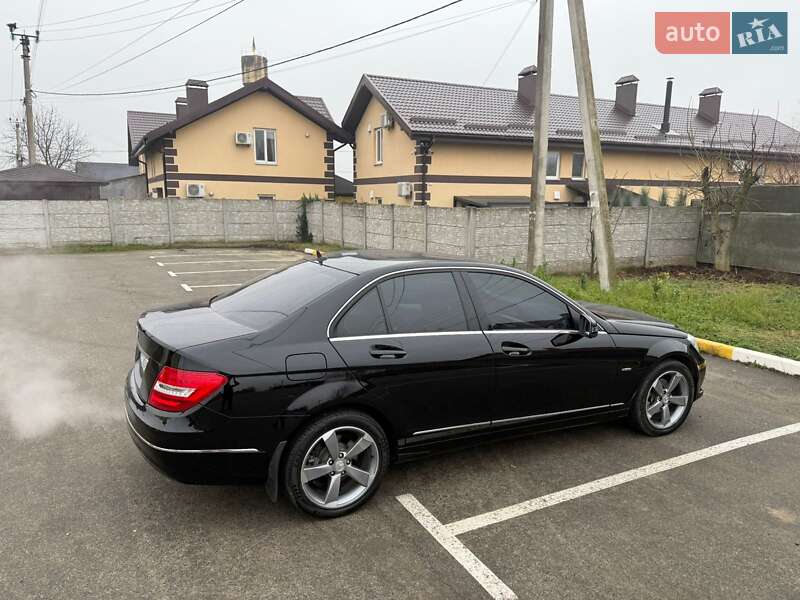 Седан Mercedes-Benz C-Class 2011 в Киеве