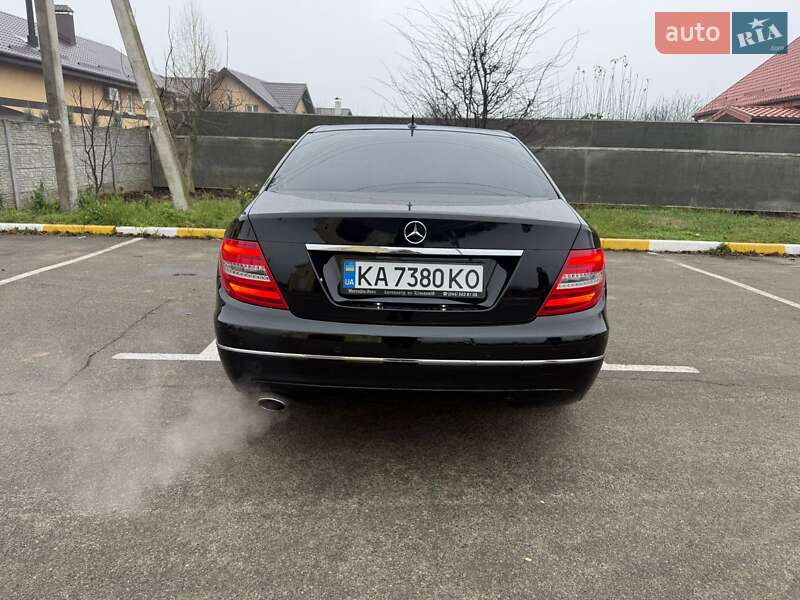 Седан Mercedes-Benz C-Class 2011 в Киеве