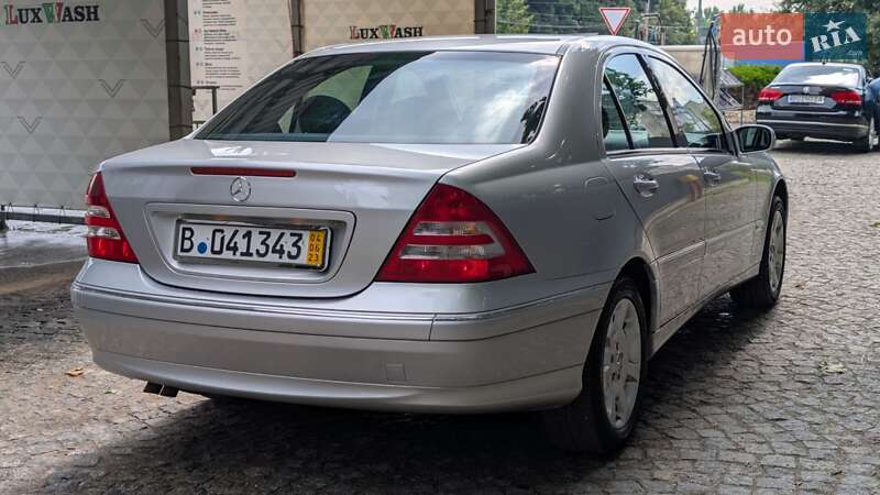 Седан Mercedes-Benz C-Class 2004 в Тернополе