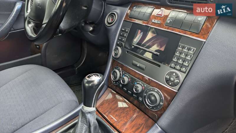 Седан Mercedes-Benz C-Class 2004 в Тернополе