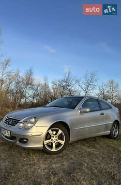 Купе Mercedes-Benz C-Class 2005 в Києві
