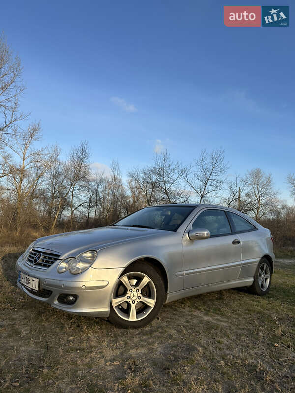Mercedes-Benz C-Class 2005