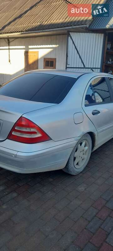 Седан Mercedes-Benz C-Class 2001 в Чернівцях