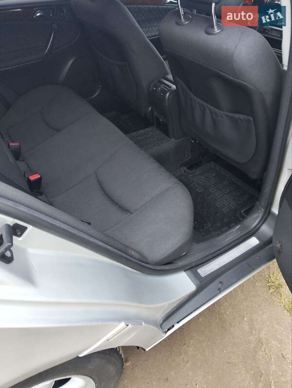 Седан Mercedes-Benz C-Class 2001 в Бердичеві