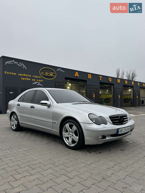 Седан Mercedes-Benz C-Class 2001 в Виннице