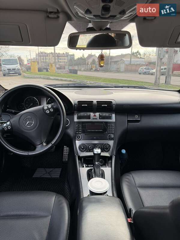 Седан Mercedes-Benz C-Class 2005 в Харкові
