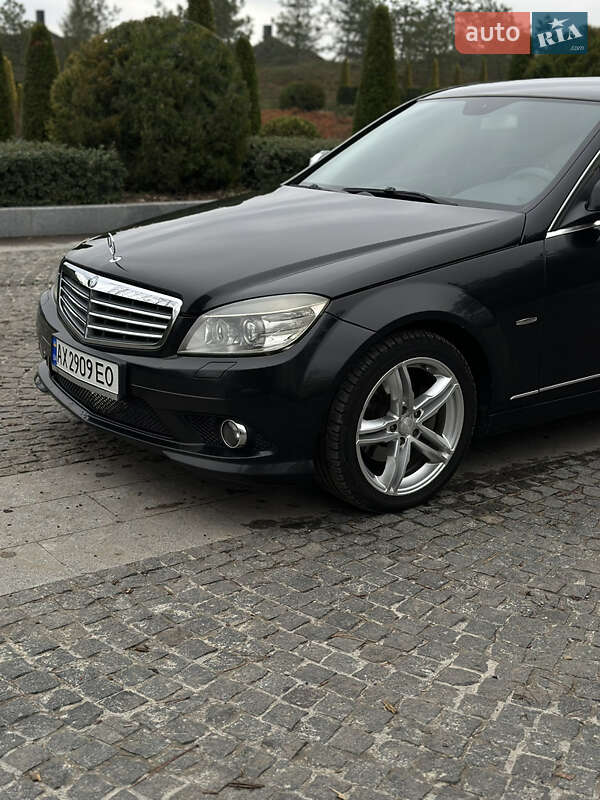 Седан Mercedes-Benz C-Class 2008 в Дніпрі