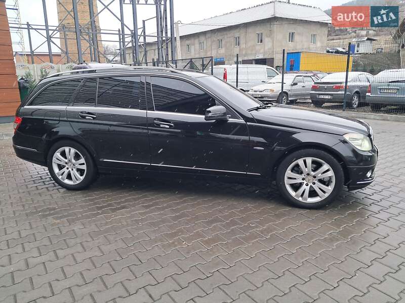 Універсал Mercedes-Benz C-Class 2010 в Могилів-Подільському
