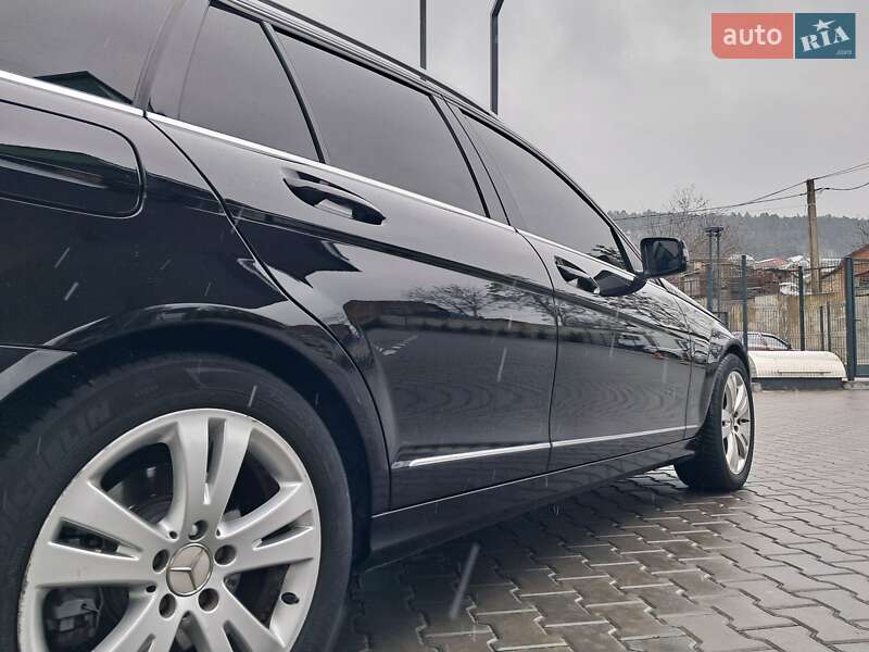 Універсал Mercedes-Benz C-Class 2010 в Могилів-Подільському