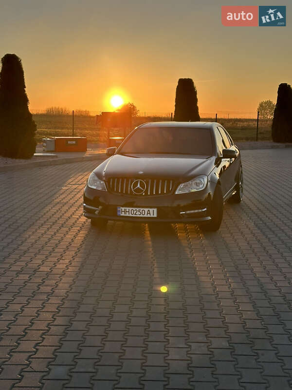 Седан Mercedes-Benz C-Class 2012 в Рівному