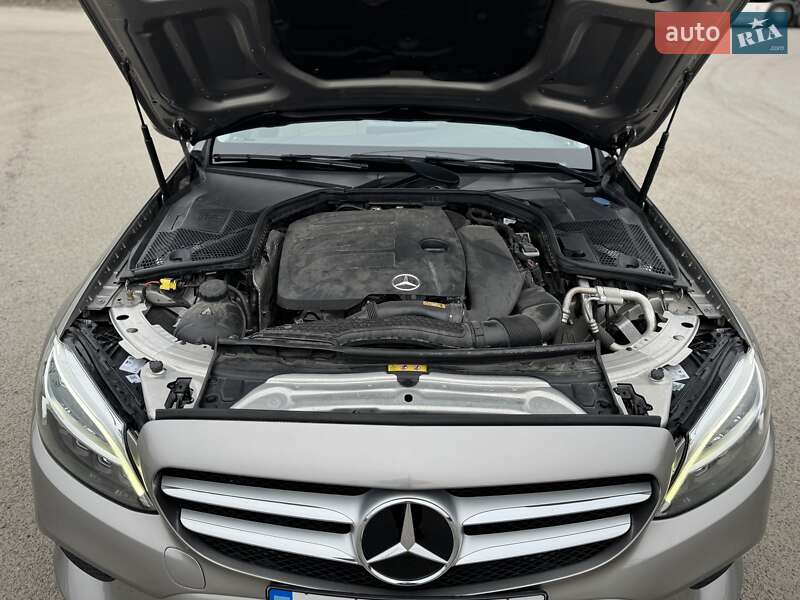 Седан Mercedes-Benz C-Class 2019 в Києві фото 29 Седан Mercedes-Benz C-Class 2019 в Києві