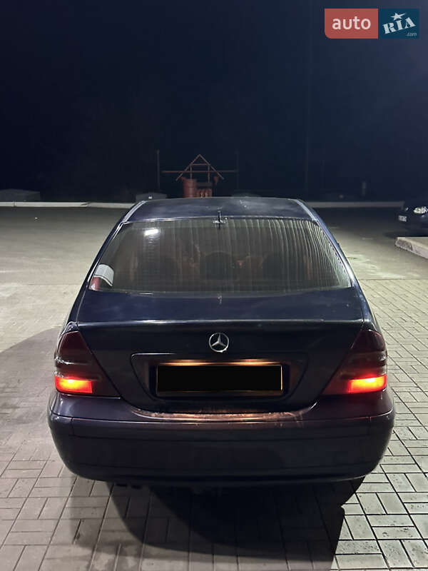 Седан Mercedes-Benz C-Class 2000 в Дніпрі