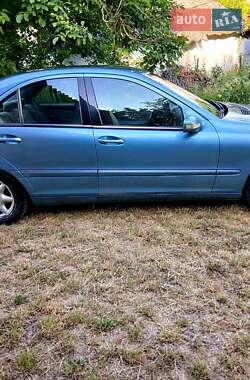 Седан Mercedes-Benz C-Class 2002 в Саврані