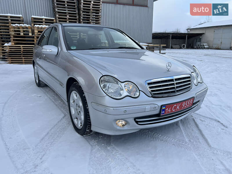 Седан Mercedes-Benz C-Class 2005 в Надвірній