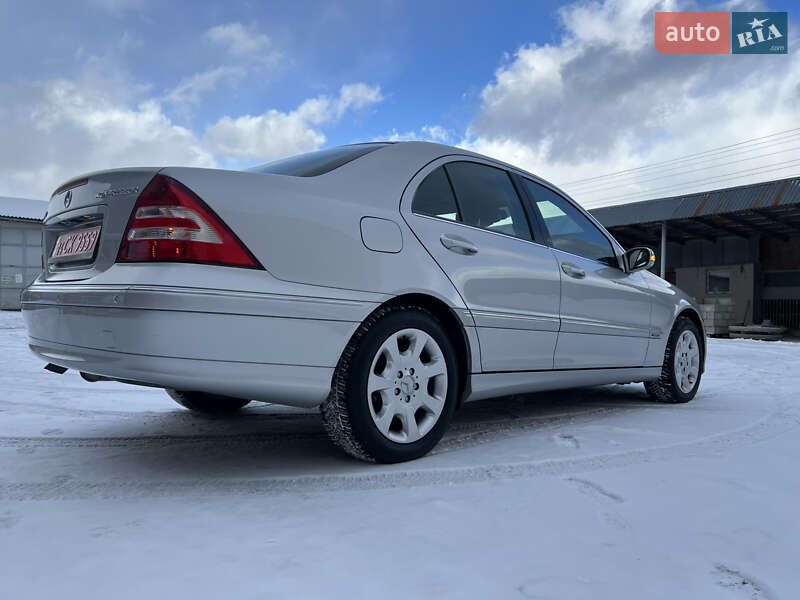 Седан Mercedes-Benz C-Class 2005 в Надвірній
