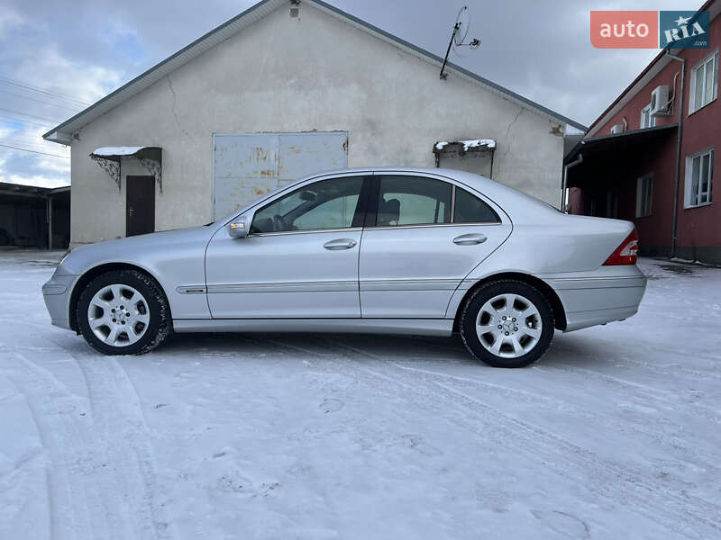 Седан Mercedes-Benz C-Class 2005 в Надвірній