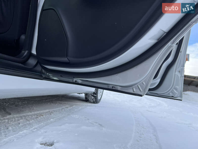 Седан Mercedes-Benz C-Class 2005 в Надвірній