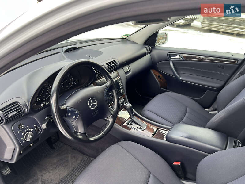 Седан Mercedes-Benz C-Class 2005 в Надвірній