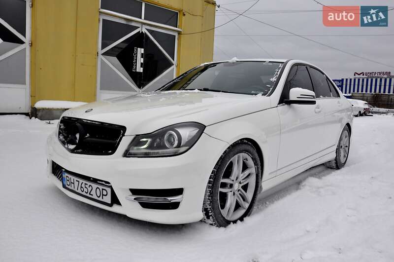 Седан Mercedes-Benz C-Class 2014 в Львові