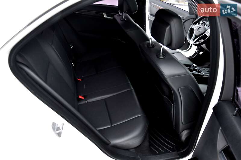Седан Mercedes-Benz C-Class 2014 в Львові